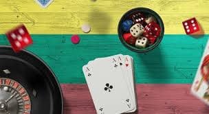 Filipino player browsing apk 88 live casino on a smartphone outdoors